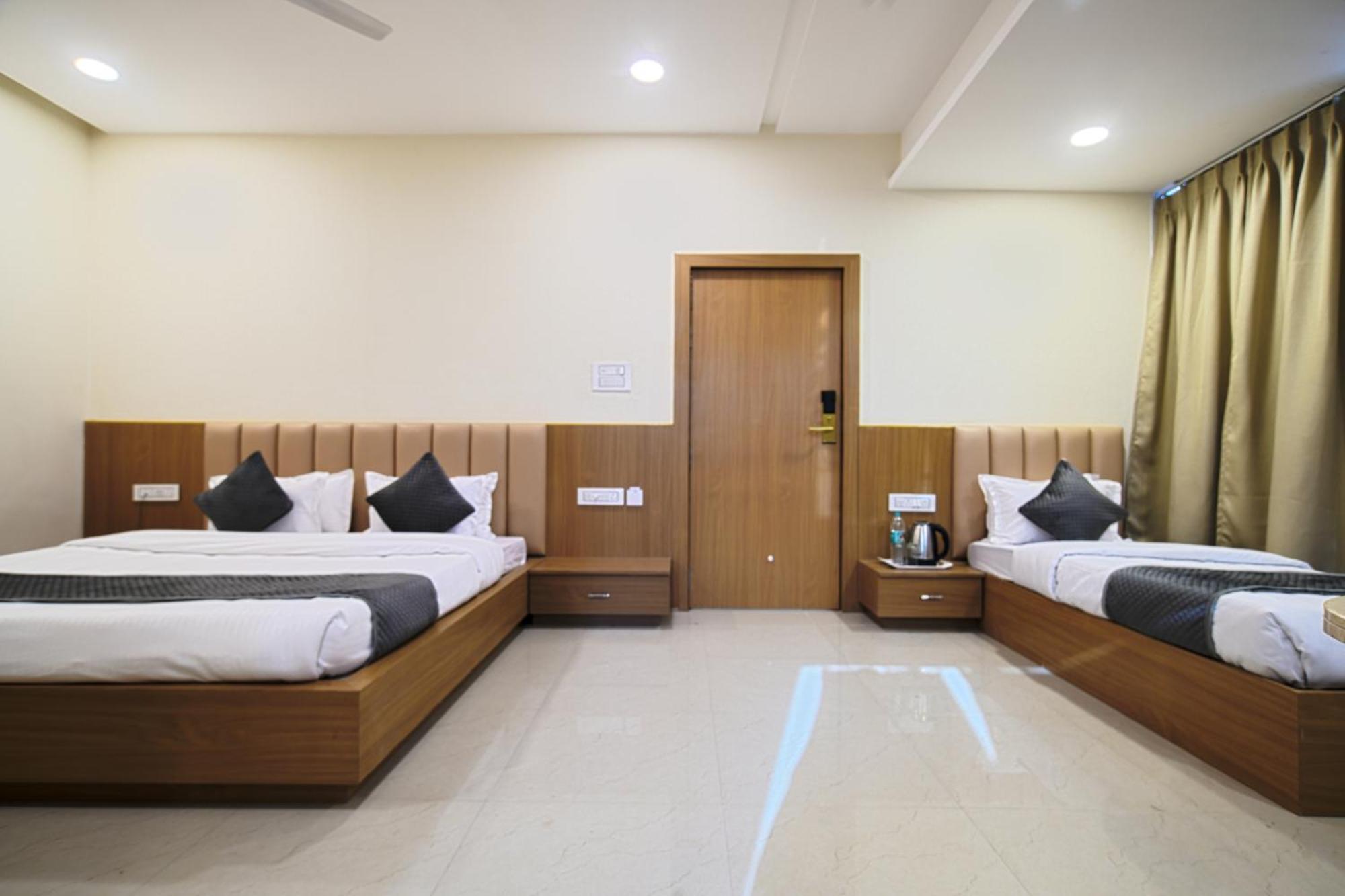 Hotel Shivlok Удджайн Номер фото