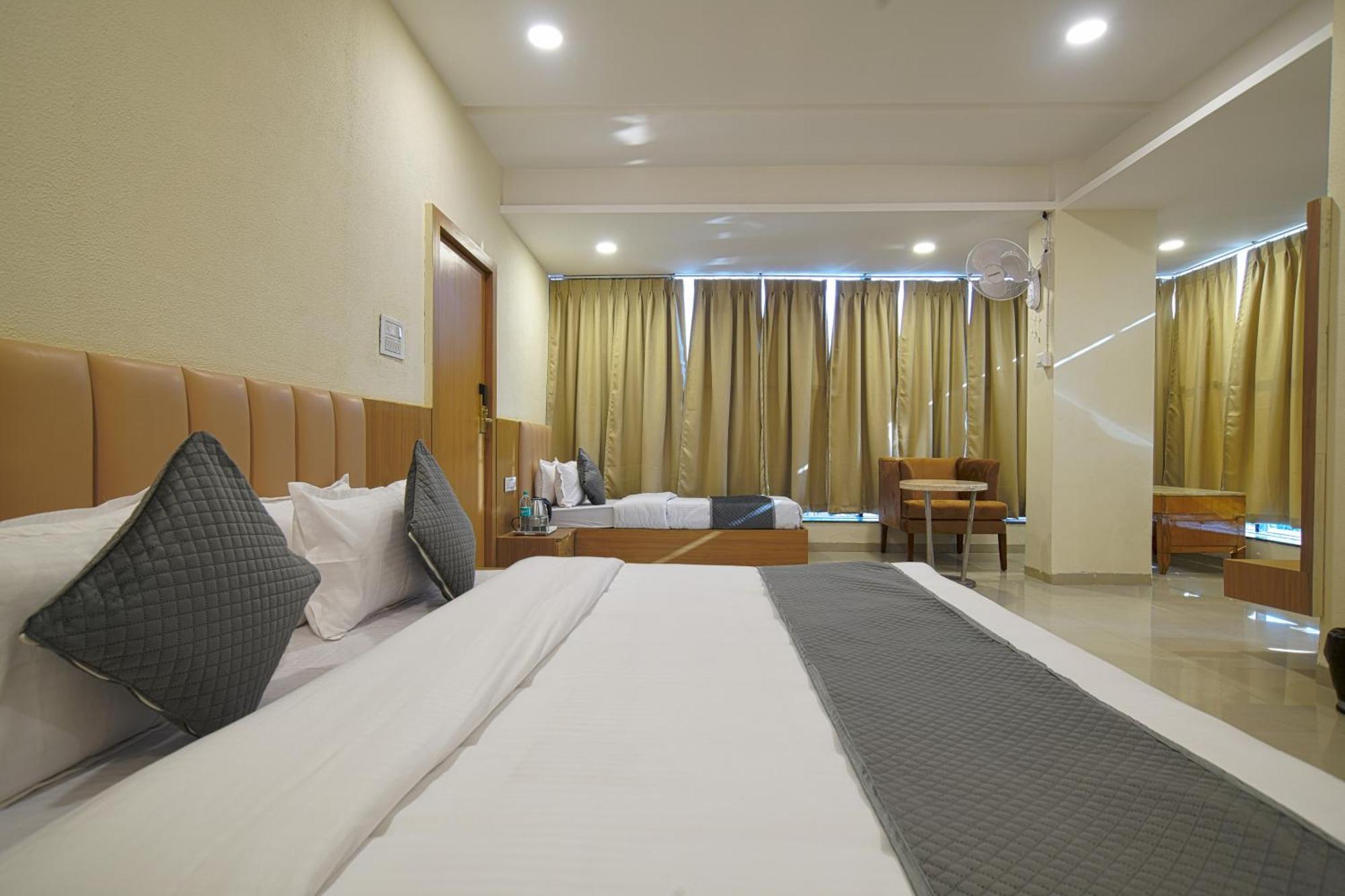 Hotel Shivlok Удджайн Номер фото