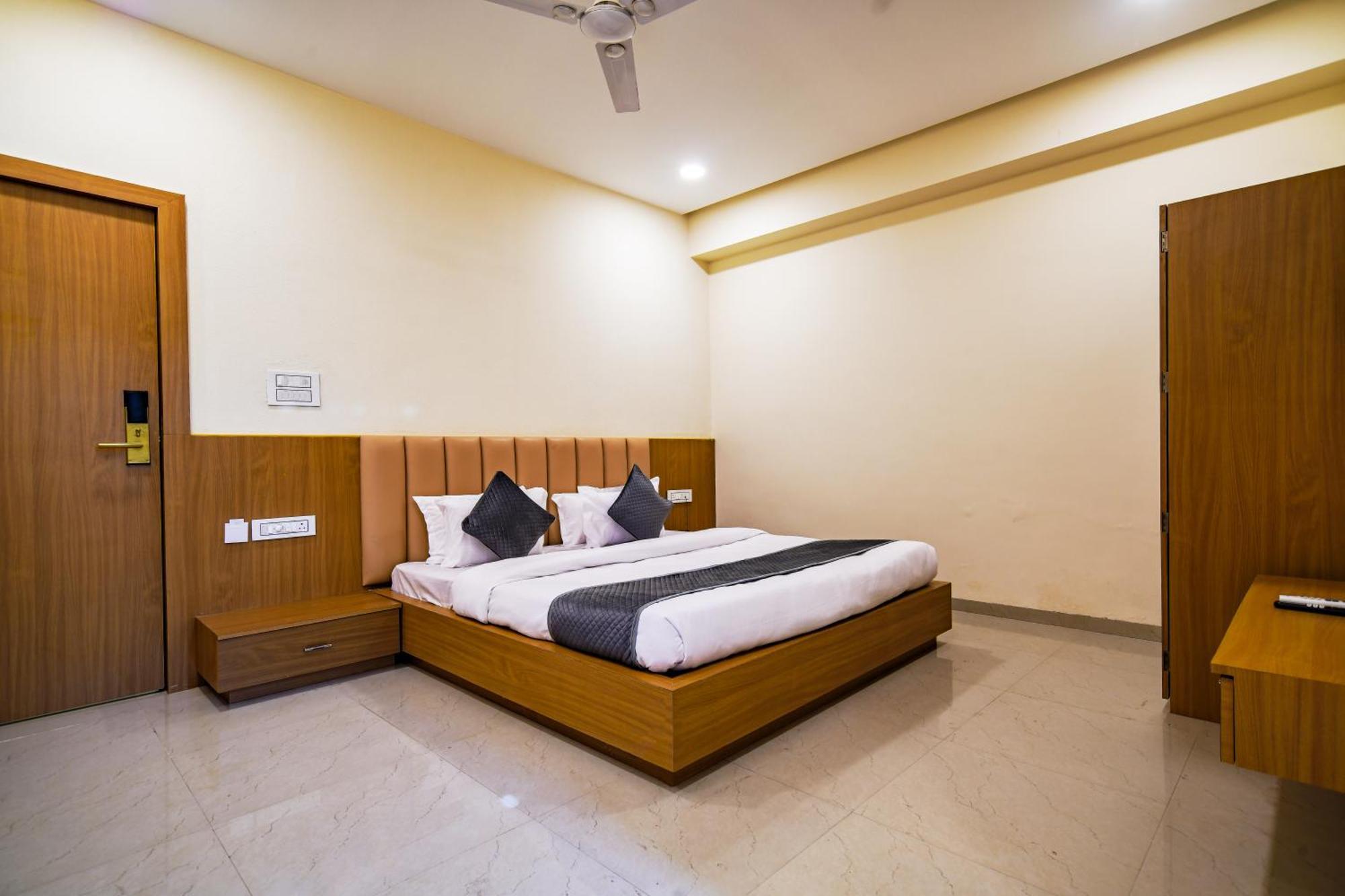 Hotel Shivlok Удджайн Номер фото