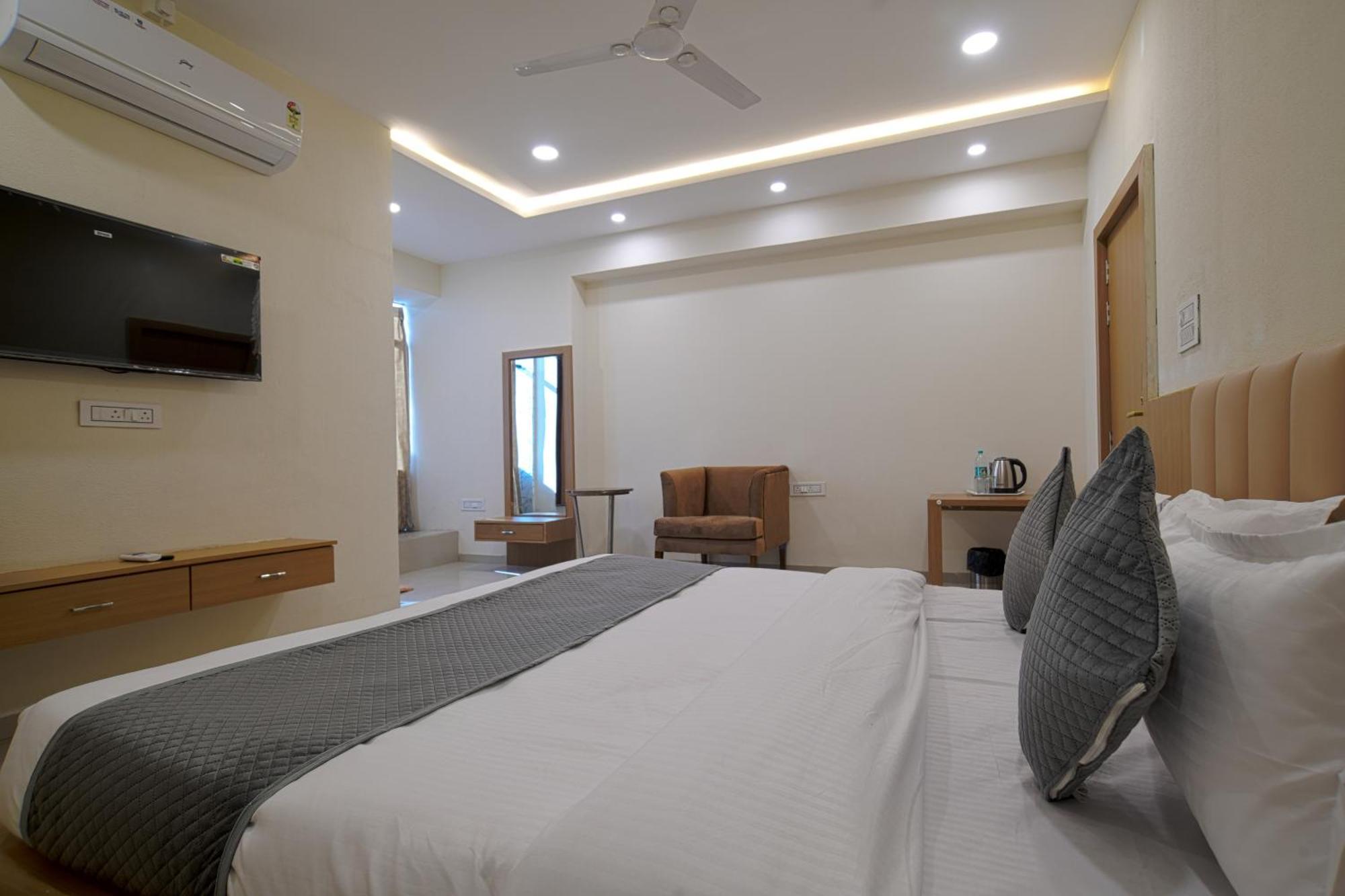 Hotel Shivlok Удджайн Номер фото