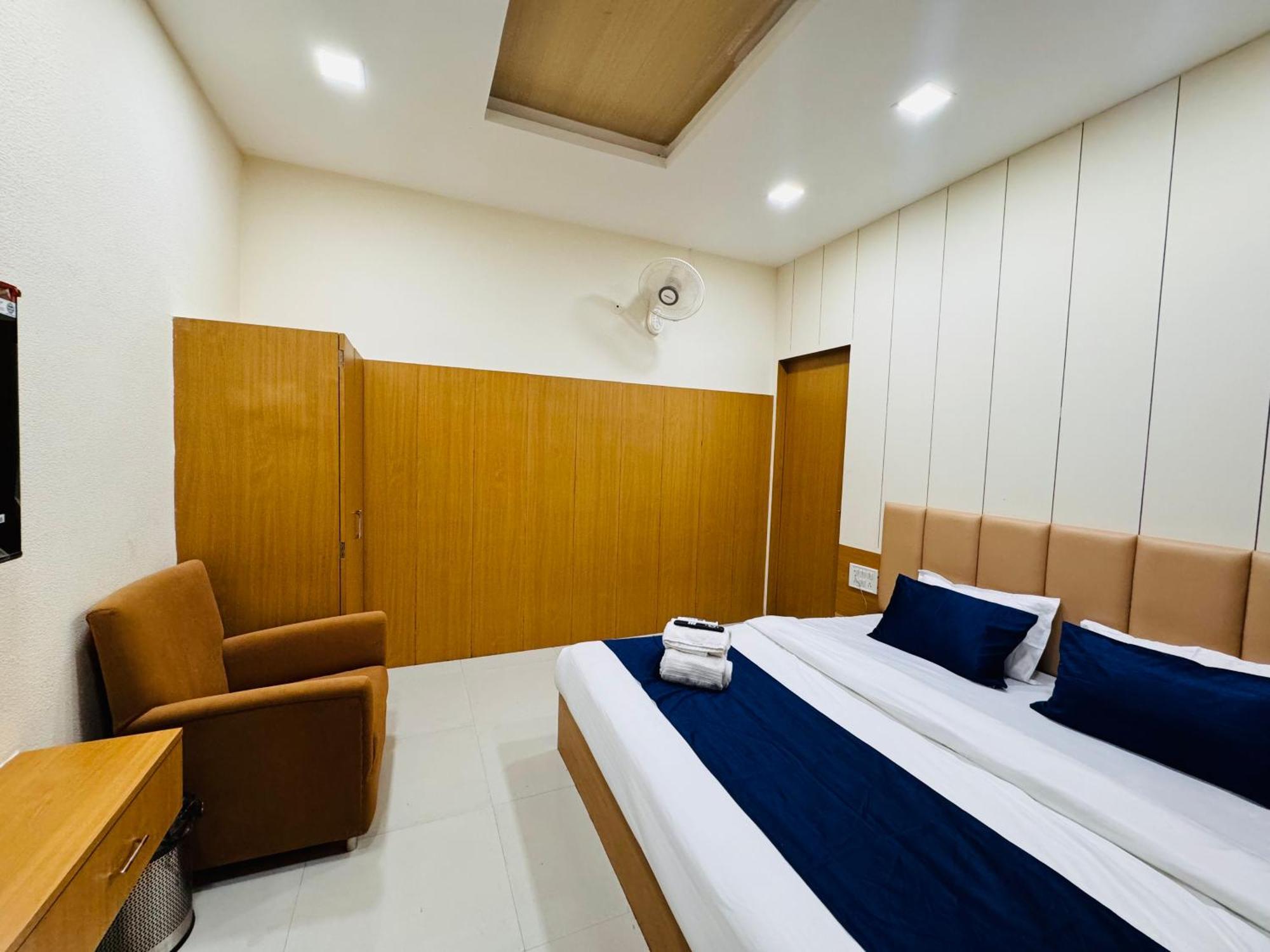 Hotel Shivlok Удджайн Номер фото